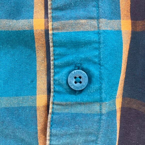 Wrangler button down - Picture 5 of 6